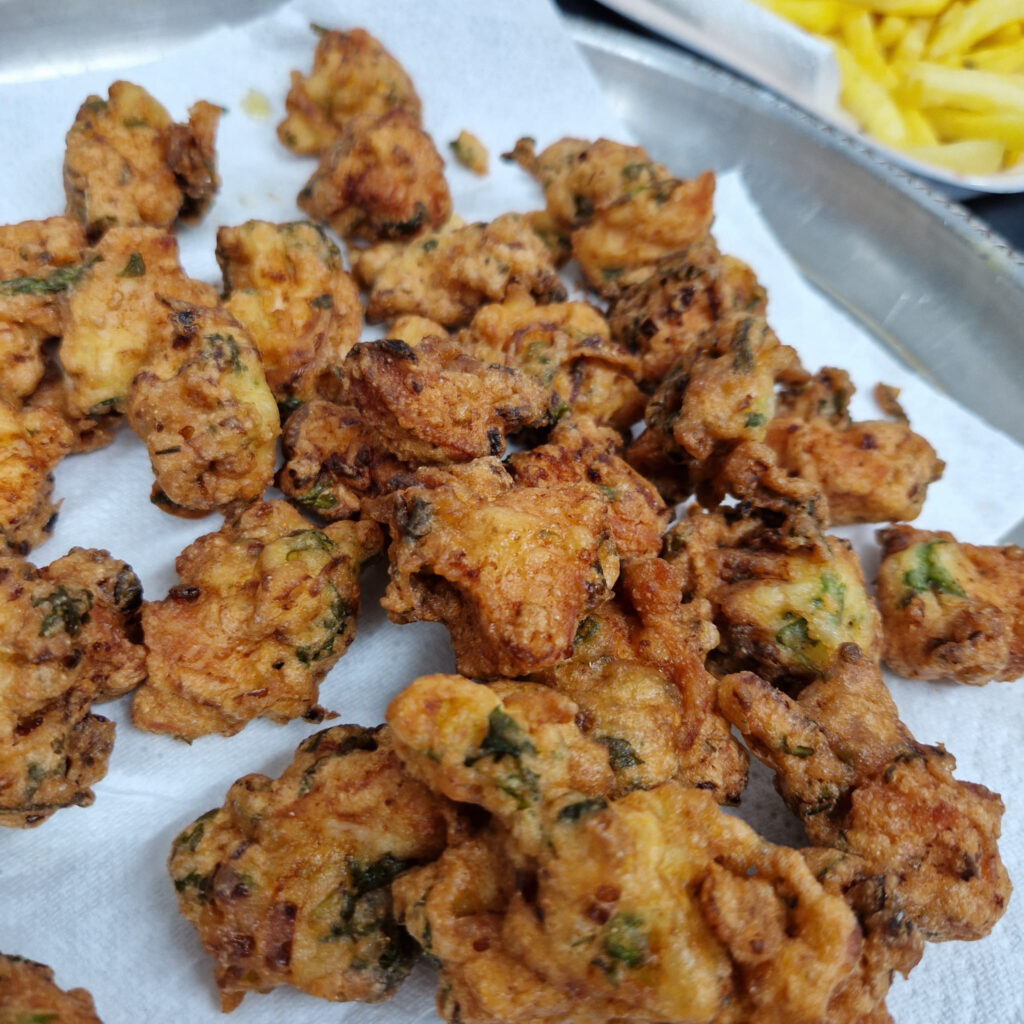 Golden fried chicken bhajyas